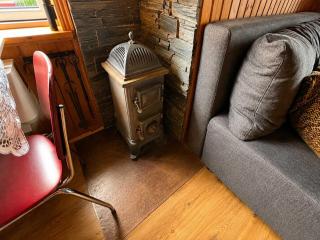 Traditional Cabin with Sea View - 4