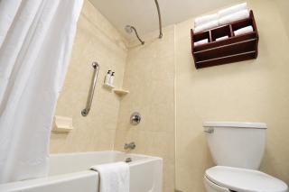 Hampton Inn by Hilton Guadalajara-Aeropuerto - 2