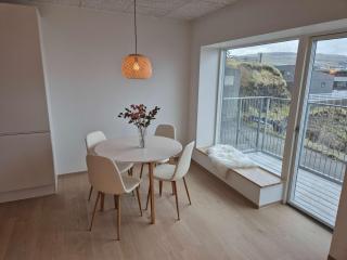 Sea View Apartment with balcony 2BR - 7