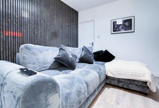 Mordern 4 bedroom home 4 TVs, Off Rd Parking, Netflix, 500mb, near M5 M6 M42, Merry Hill - 5