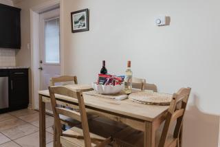 Garden Suite Modern 2BR with Private Yard - 7