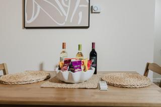 Garden Suite Modern 2BR with Private Yard - 6