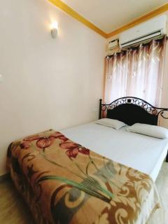 Green Building 1BHK 2bh Service Apartments - 1