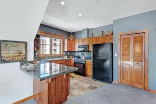 3 Bedroom Condo On Main Street In Breckenridge - Pool, Hot Tubs, Fitness Center & More! - 3