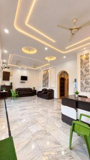 Hotel SVP 500 Mtr from Rammandir - 8