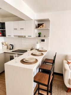 Modern Barranco Studio with Balcony & City View - 9
