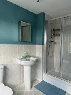 Eden Suite-Peaceful 1 Bed with Private Bathroom - 7