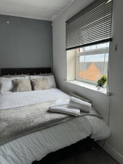 Eden Suite-Peaceful 1 Bed with Private Bathroom - 2