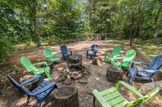 Full Sand Volleyball Court Walk to Pond - 7