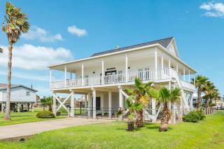 Luxury Beach House with Ocean Views - 8