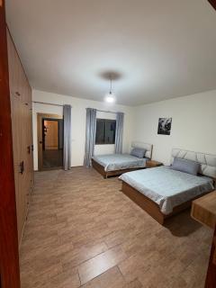 Spacious NEW Modern furnished 180m flat with Garden - 4