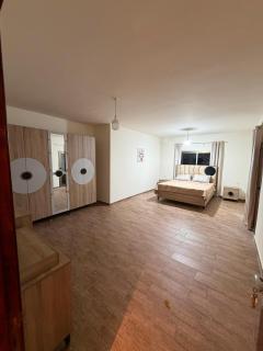 Spacious NEW Modern furnished 180m flat with Garden - 2