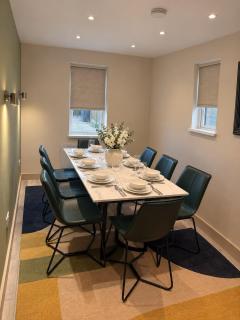 Burton House-4 Bed-Sleeps8-Private Parking For Multiple Cars-Free WIFI - 1