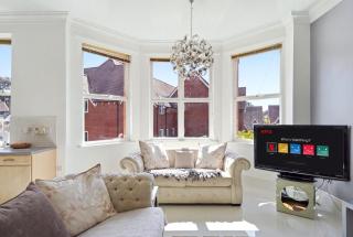 Elegant 2-Bed Manor Flat · Moseley · Free Parking - 8