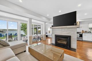 Waterfront Home City And Sunset View Plus Steps to Beach - 2