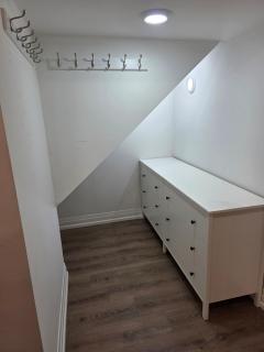 Modern 3Bed room Suite Private Entrance Ajax - 6