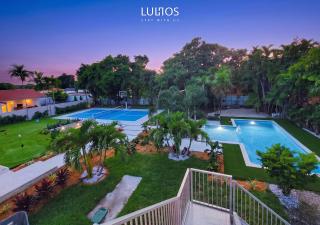 Mega House - Pickleball, Pool, BBQ, Golf, GameRoom - L37 - 0