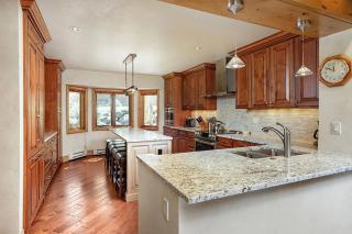 Snowmass Woodrun V 4 Bedroom Ski In, Ski Out Mountain Residence In The Heart Of Snowmass Village - 5