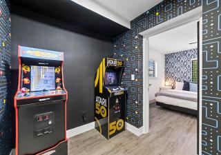 Spacious Fun House with Games & Heated Pool L69 - 5