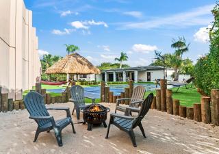 Spacious Fun House with Games & Heated Pool L69 - 8