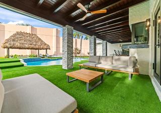 Spacious Fun House with Games & Heated Pool L69 - 3