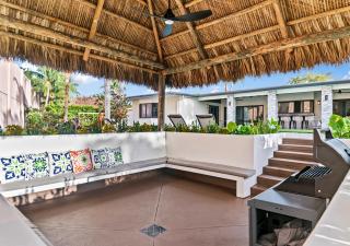 Spacious Fun House with Games & Heated Pool L69 - 2