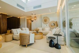 Luxury 3-Bedroom Villa with Private Pool & Jacuzzi - 4