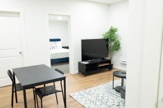 Cozy 2 Bedroom Basement Near Airport - 0