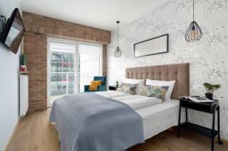 Przytulny Jasny Apartament z Balkonem oraz Parkingiem by Noclegi Renters - 9