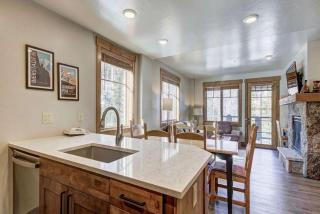 Mountain Thunder Lodge 2 Bedroom Condo - Ski In Via Skyway Skiway! - 5