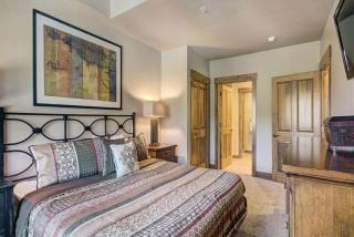 Mountain Thunder Lodge 2 Bedroom Condo - Ski In Via Skyway Skiway! - 1