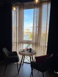 Theatre House Apartments - 6