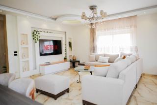 Modern 3BD in the middle of fifth settlement for families only - 0