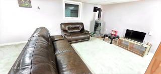 2 Basement suite for 7 people - shared entry - 9