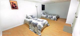 2 Basement suite for 7 people - shared entry - 5