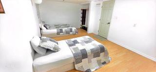 2 Basement suite for 7 people - shared entry - 2