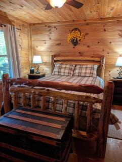 Goldfinch Rustic - Retreat w Hot Tub& Fire Pit - 4