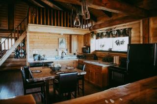 The Yellowstone cabin - part of Bear Creek Cabins - 8