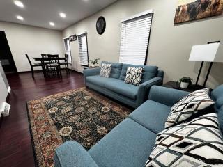 Grand 2 Homes - 7BR - Sleeps 14 - Walk to Falls - 9