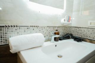 Modern 3BD in the middle of fifth settlement for families only - 8