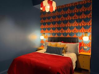 Hollyhock Suite 513 - 5