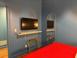 Hollyhock Suite 513 - 2