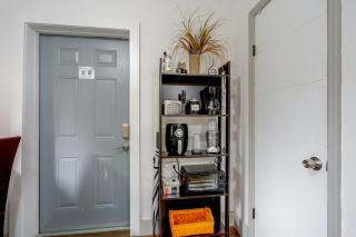 'Chez Mercedes Suite' w/ Terrace in North Miami! - 3