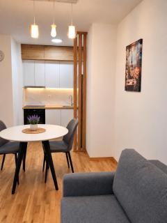 LaNiko Cozy Apartment - 4