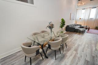 Spacious 5-BR Suite Minutes from McCormick Place - 7
