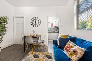 Stylish Garden Apartment 2 Beds 2 Baths with Free Parking - 0