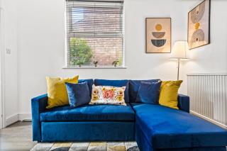 Stylish Garden Apartment 2 Beds 2 Baths with Free Parking - 2