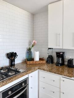 Cozy 2 Bedroom Ocean Front Condo, 3 pools, balcony - 1