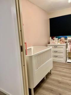 Spacious Scandinavian Apartment with free Parking - 7