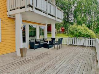 Spacious Scandinavian Apartment with free Parking - 6